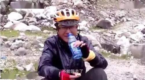 看热闹的吃瓜群众老太,揭秘社区里的“民间观察家”